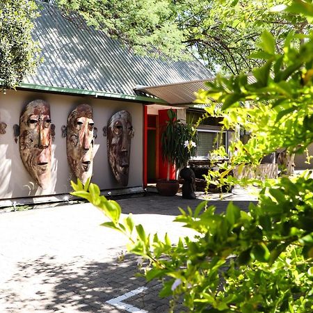 Aps Guesthouse Windhoek Exterior photo