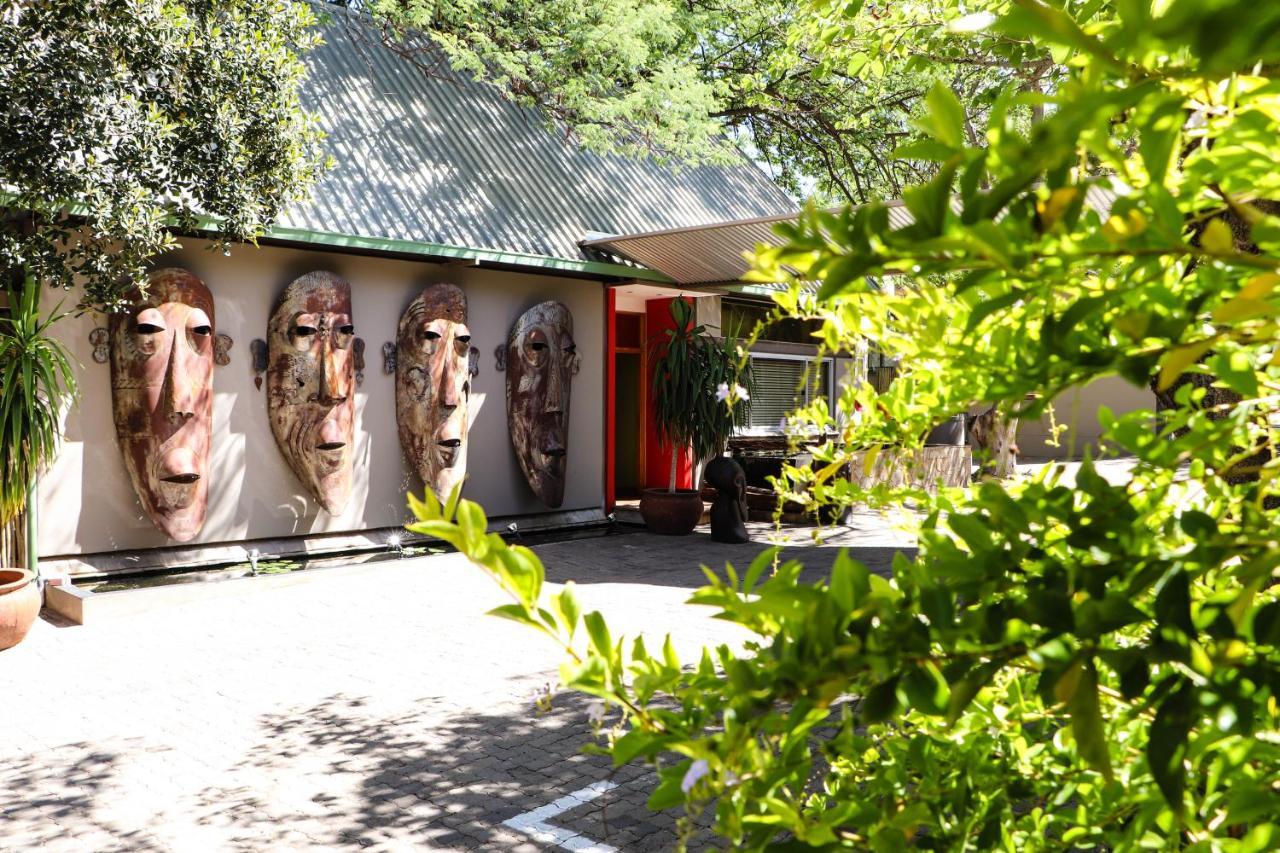 Aps Guesthouse Windhoek Exterior photo